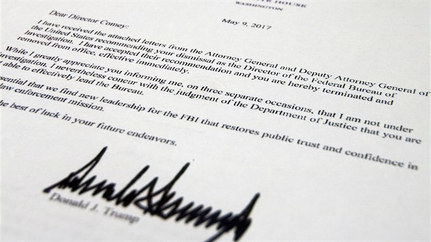 Dopis, kterm Donald Trump vyhodil z ela Federlnho adu pro vyetovn (FBI) jeho fa Jamese Comeyho. (9.5. 2017)