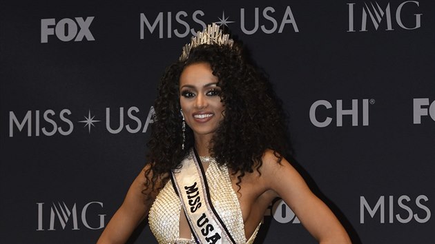 Kara McCulloughov je Miss USA 2017 (14. kvtna 2017)