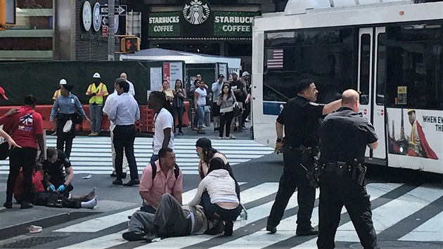 Na nmst Times Square v New Yorku najel osobn automobil do lid. (18. 5. 2017)