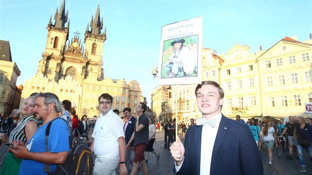 Demonstrace v Praze, zamen proti vlivu Andreje Babie na ministerstvo financ a proti prezidentu Miloi Zemanovi. Z Vclavskho nmst se astnci pesunuli k Praskmu hradu. (17.5.2017)