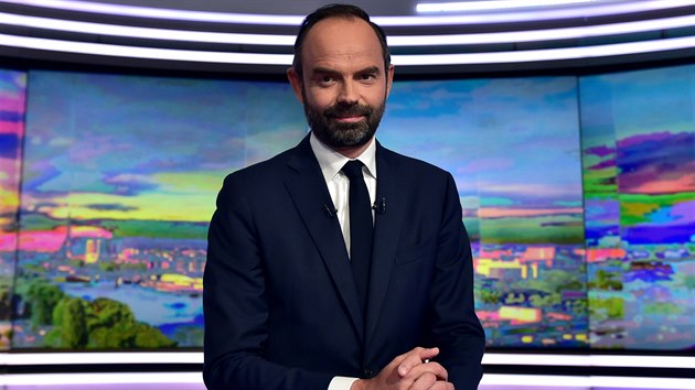 Nov francouzsk premir douard Philippe bhem televiznho rozhovoru pro stanici TF1 (15. kvtna 2017)