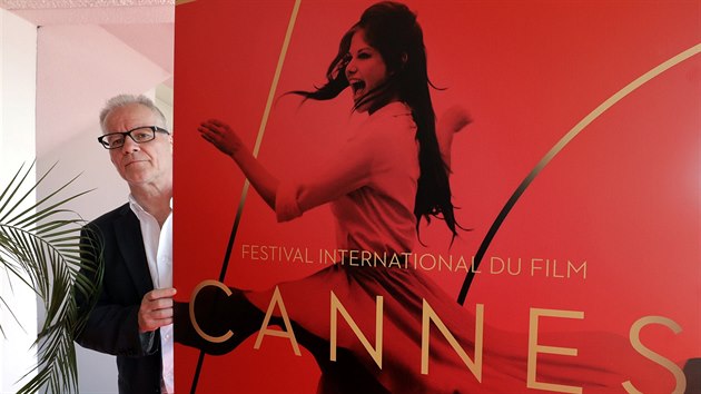 Claudia Cardinale na plaktu 70. festivalu v Cannes