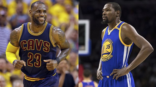 LeBron James (vlevo) z Clevelandu a Kevin Durant z Golden State