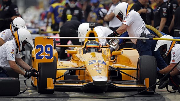 Fernando Alonso bhem trninku na zvod Indy 500