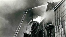Při nejhorším požáru novodobých evropských dějin zahynulo 323 lidí. Při nejhorším požáru novodobých evropských dějin zahynulo 323 lidí.