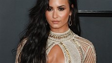 Zpvaka Demi Lovato na pedávání cen Grammy (12. února 2017)