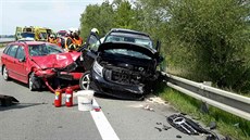 Nehoda tří aut na tahu z Brna do Vídně si vyžádala deset zraněných lidí (14.... Nehoda tří aut na tahu z Brna do Vídně si vyžádala deset zraněných lidí (14....