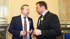 Ministři Richard Brabec (vlevo) a Marian Jurečka před jednáním vlády (10.5.2017) Ministři Richard Brabec (vlevo) a Marian Jurečka před jednáním vlády (10.5.2017)