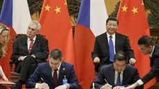 Prezident Miloš Zeman se v Pekingu sešel se svým čínským protějškem Si... Prezident Miloš Zeman se v Pekingu sešel se svým čínským protějškem Si...
