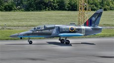 Bitevník L-159 ve zbarvení druhováleného stroje Spitfire