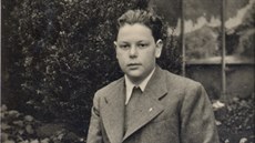 Na snímku je Peterovi 16 let. V tomto věku zamával rodičům naposledy z... Na snímku je Peterovi 16 let. V tomto věku zamával rodičům naposledy z...