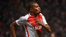 Kylian Mbappé z Monaka slaví svj gól.