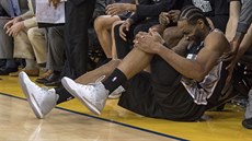 Kawhi Leonard ze San Antonia pekonává bolest v duelu s Golden State.