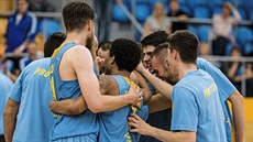 Prostějovští basketbalisté se v Hradci Králové radují ze záchrany v nejvyšší... Prostějovští basketbalisté se v Hradci Králové radují ze záchrany v nejvyšší...