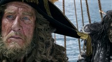 Geoffrey Rush a Javier Bardem ve filmu Piráti z Karibiku: Salazarova pomsta Geoffrey Rush a Javier Bardem ve filmu Piráti z Karibiku: Salazarova pomsta