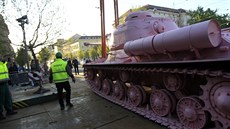 Rový tank Davida erného pevezli do Brna. Je souástí výstavy KMENY 90.