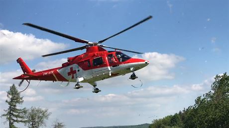 Na místo byl povolán vrtulník letecké záchranné sluby z Plzn. Ilustraní foto