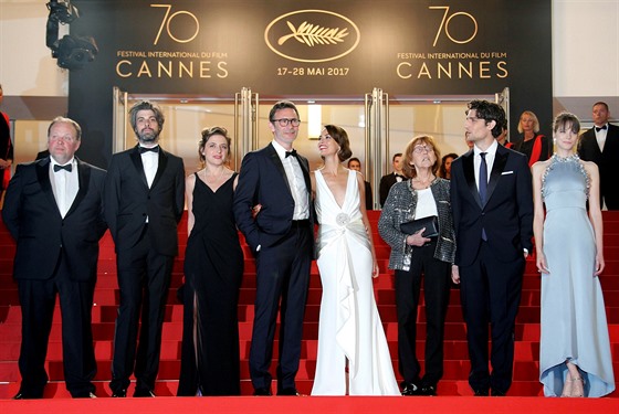 Reisér Michel Hazanavicius a herci Louis Garrel, Stacy Martin a Berenice Bejo...