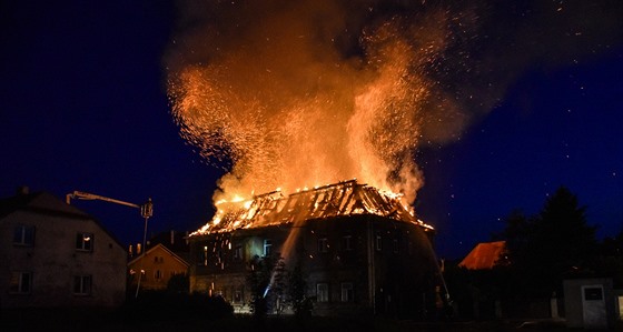 Poár domu ve Starém Jiíkov.