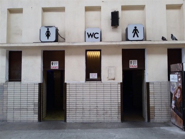 Toalety na Masarykov nádraí jsou za osm korun.