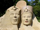 Socha Michal Oliak opt po roce otevel výstavu písených soch nedaleko chrtí...