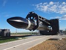 Raketa Electron při přepravě na startovací rampu Raketa Electron při přepravě na startovací rampu