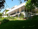 Vila Tugendhat byla v roce 2001 zapsána
do seznamu světového dědictví UNESCO.
Je zajímavá jak z hlediska architektonického, tak i technického. Zajímavé je i použití materialu na vybavení interieru. Vila Tugendhat byla v roce 2001 zapsána
do seznamu světového dědictví UNESCO.
Je zajímavá jak z hlediska architektonického, tak i technického. Zajímavé je i použití materialu na vybavení interieru.