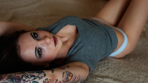 „Do všeho jdu po hlavě,“ říká MOgirl Tereza. „Do všeho jdu po hlavě,“ říká MOgirl Tereza.