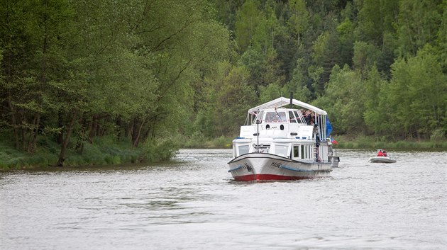 Lodím se otevřela 98 kilometrů dlouhá trasa z Českých Budějovic k hrázi Orlík. Lodím se otevřela 98 kilometrů dlouhá trasa z Českých Budějovic k hrázi Orlík.