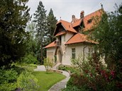 Zahradu u secesní vilky nedaleko Prahy se podařilo proměnit velmi citlivě. V... Zahradu u secesní vilky nedaleko Prahy se podařilo proměnit velmi citlivě. V...