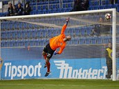 Brankář Slovácka Michal Daněk inkasuje gól. Brankář Slovácka Michal Daněk inkasuje gól.