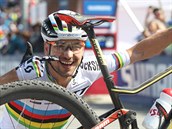 HELOU, HOI! Nino Schurter po triumfu v zvodu v Novm Mst na Morav