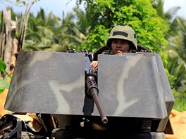 Na Filipnch se vyhrotily boje mezi vldnmi vojky a islamisty. (24.5.2017)