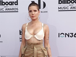 Zpvaka Halsey na Billboard Music Awards (Las Vegas, 21. kvtna 2017)
