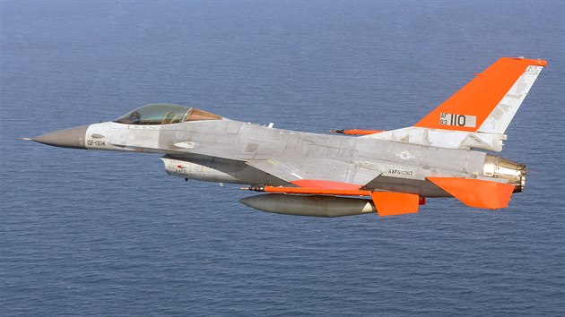 Létající ter QF-16