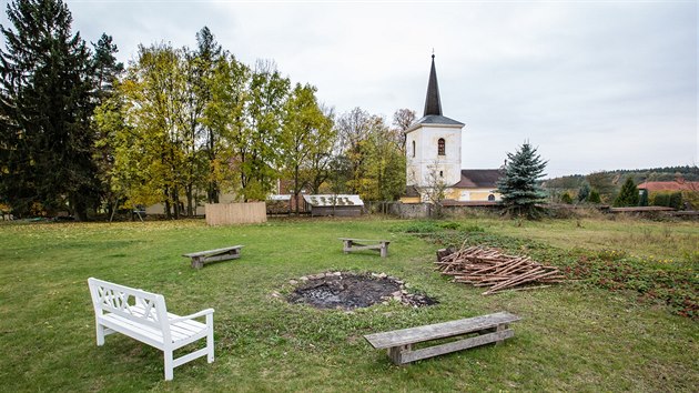 Zahradn architekti s levou kvitovali, e zahrada je vybavovna sice pomalu a postupn, ale s citem.