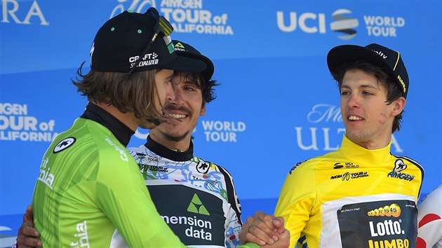 George Bennett (ve lutm) ovldl Tour of California, blahopeje mu zelen Peter Sagan.