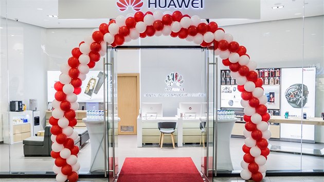 Zkaznick centrum Huawei v Praze na Nrodn td krtce ped slavnostnm otevenm