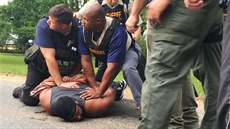 Střelba v okrese Lincoln v Mississippi si vyžádala osm mrtvých včetně zástupce... Střelba v okrese Lincoln v Mississippi si vyžádala osm mrtvých včetně zástupce...