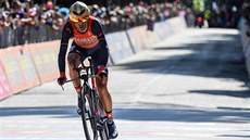 Vincenzo Nibali v cíli královské etapy Gira.