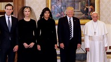 Donald Trump se ve stedu setkal s papeem Frantikem (24. kvtna 2017).
