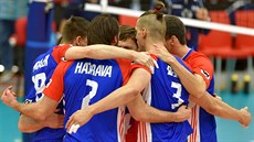 Čeští volejbalisté se radují z vyhraného setu Čeští volejbalisté se radují z vyhraného setu
