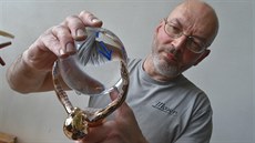 Karlovarská sklárna Moser letos už po sedmnácté vyrábí ceny pro karlovarský... Karlovarská sklárna Moser letos už po sedmnácté vyrábí ceny pro karlovarský...