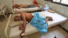 V Jemenu se íí cholera, zdravotnických zaízení v zemi je vak kvli válce...