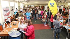 V Přerově se uskutečnila burza práce pro zaměstnance končící továrny Gambro.... V Přerově se uskutečnila burza práce pro zaměstnance končící továrny Gambro....