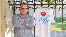 Odborář Vojtěch Pospíšil s tričkem, v němž chce část olomouckých filharmoniků... Odborář Vojtěch Pospíšil s tričkem, v němž chce část olomouckých filharmoniků...