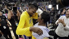 Kevin Durant postoupil s Golden State do finále NBA, blahopeje mu jeho matka...