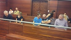 Organizátor podvodů s pančovanou naftou (na snímku vlevo), kterou čerpali i... Organizátor podvodů s pančovanou naftou (na snímku vlevo), kterou čerpali i...