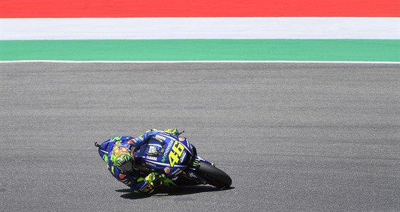 Valentino Rossi na okruhu v Mugellu.