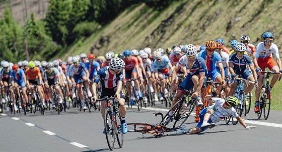 Nejlepí cyklisté do 23 let zmili síly na Závodu míru, který brázdil Jeseníky o víkendu. eský reprezentant Michal Schlegel skonil celkov tetí. 